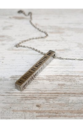 BEAUTIFUL ONE VERTICAL BAR NECKLACE