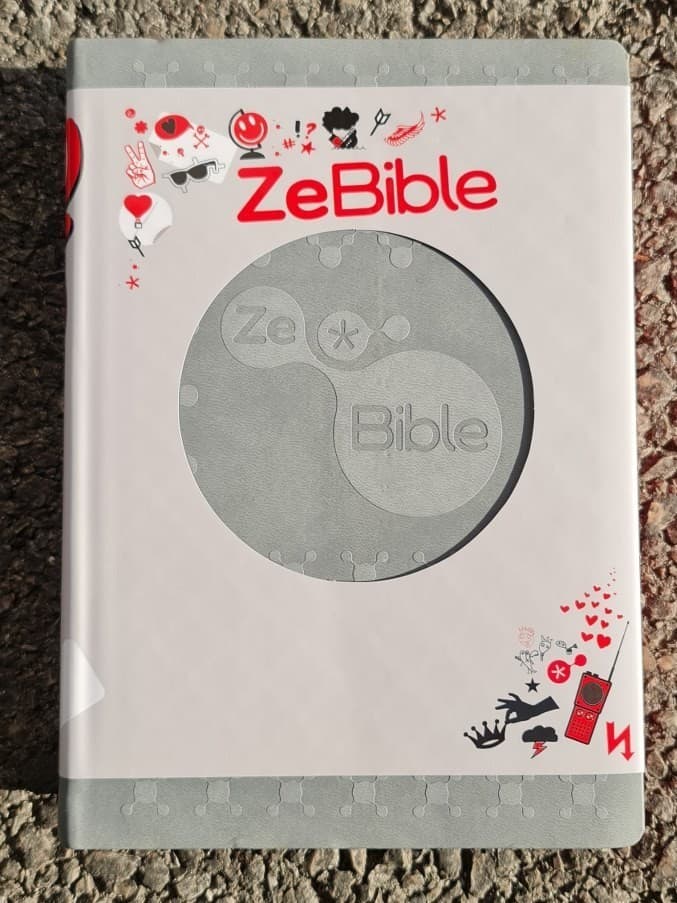 ZE BIBLE SB1000 (SLIGHTLY IMPERFECT COVER) - 1