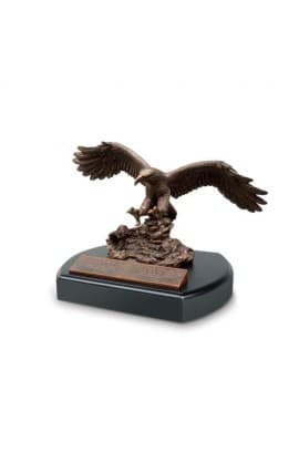 Sculpture Of Faith Eagle Is. 40:31 6in thumbnail 4
