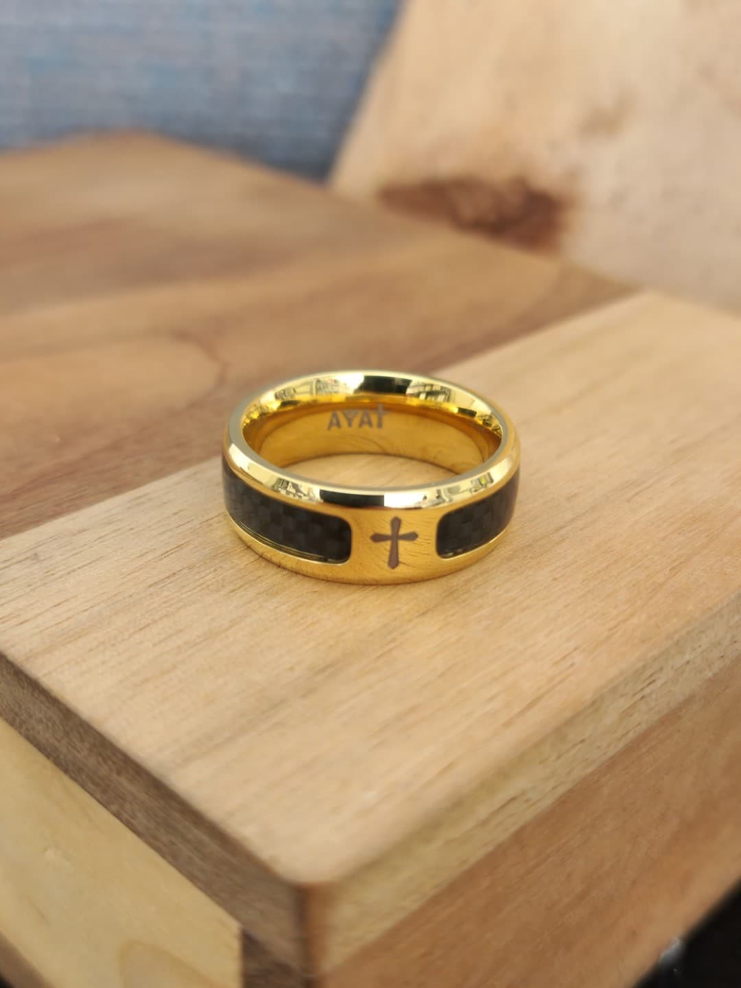 BLACK CARBON FIBER GOLD RING - 1