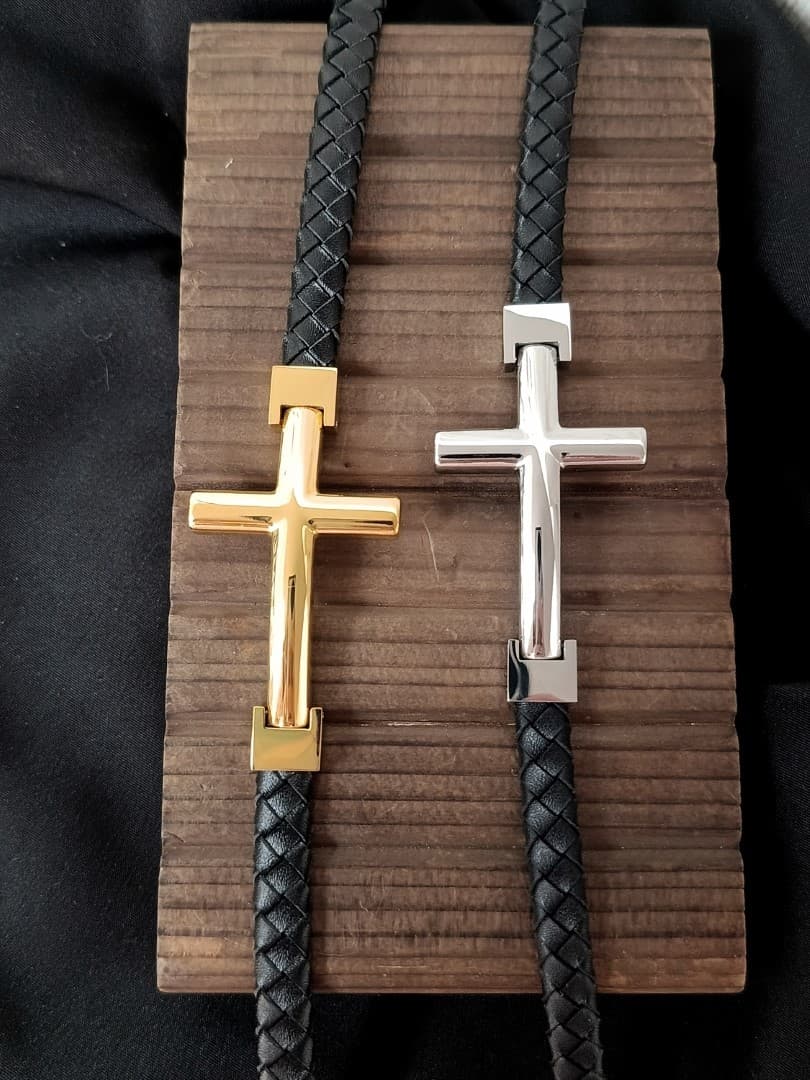 SILVER CROSS SINGLE LAP BLACK LEATHER BRACELET - 5
