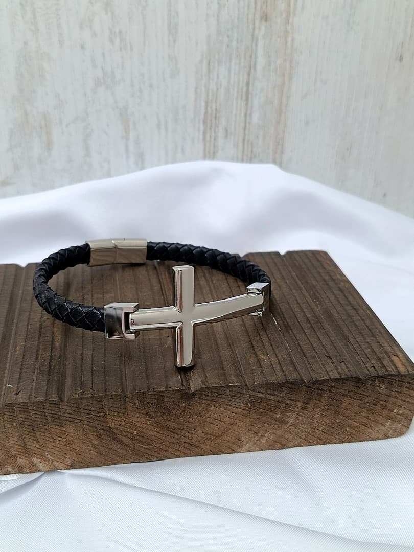 SILVER CROSS SINGLE LAP BLACK LEATHER BRACELET - 2