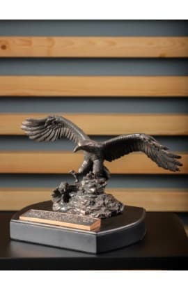 Sculpture Of Faith Eagle Is. 40:31 6in thumbnail 1