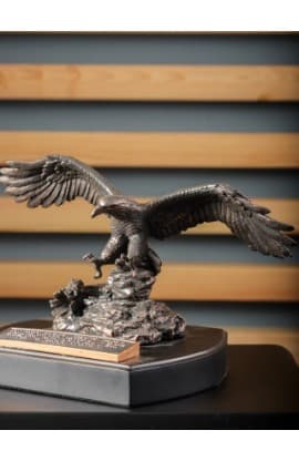 Sculpture Of Faith Eagle Is. 40:31 6in thumbnail 3