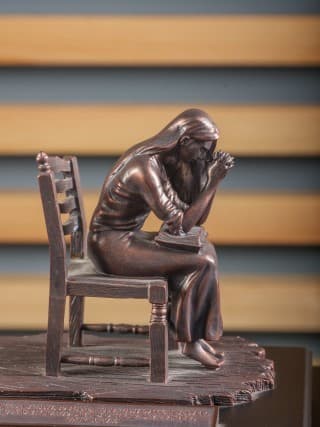 Sculpture Moments of Faith Praying Woman - 5