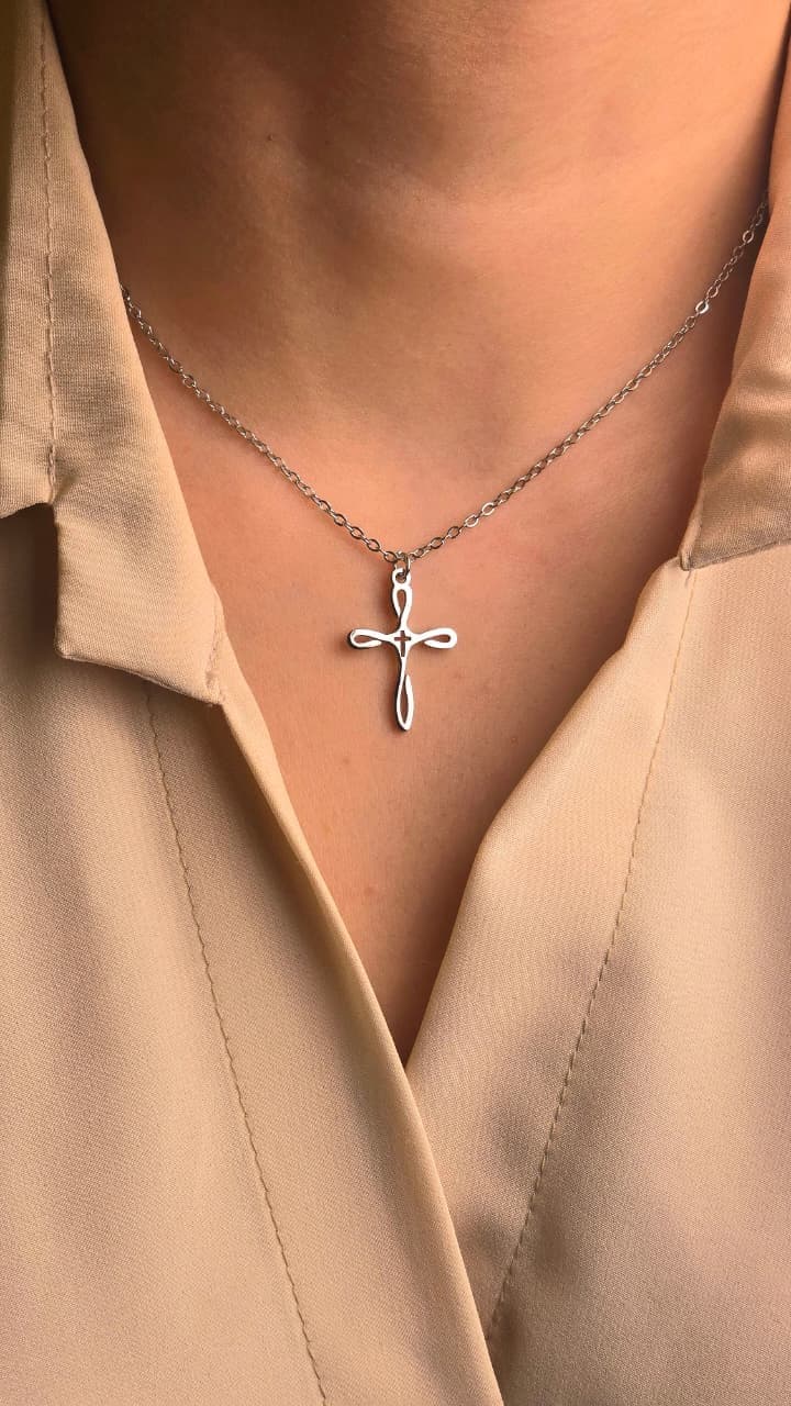 LOOP CROSS NECKLACE