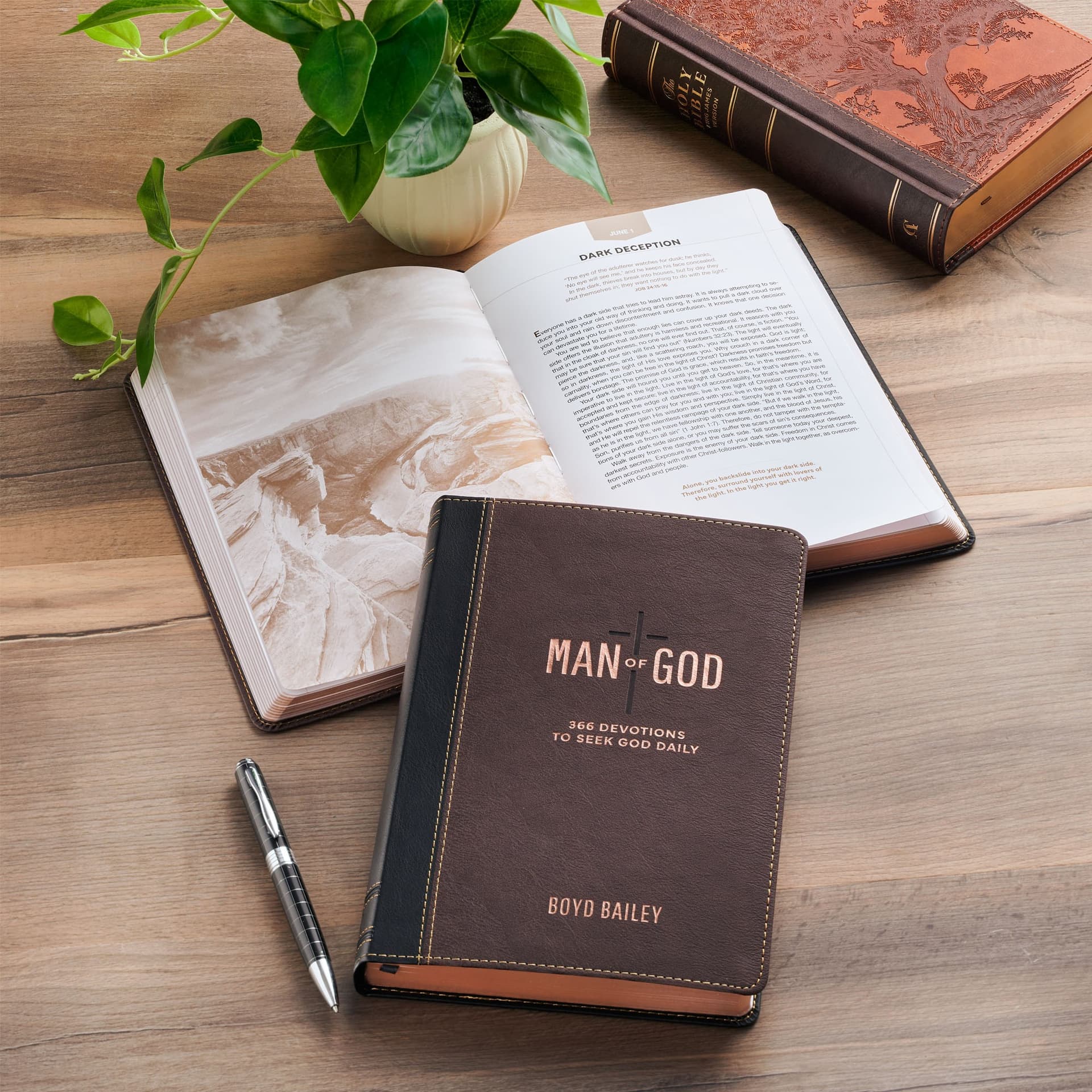DEVOTIONAL MAN OF GOD - 366 DEVOTIONS TO SEEK GOD DAILY - 5
