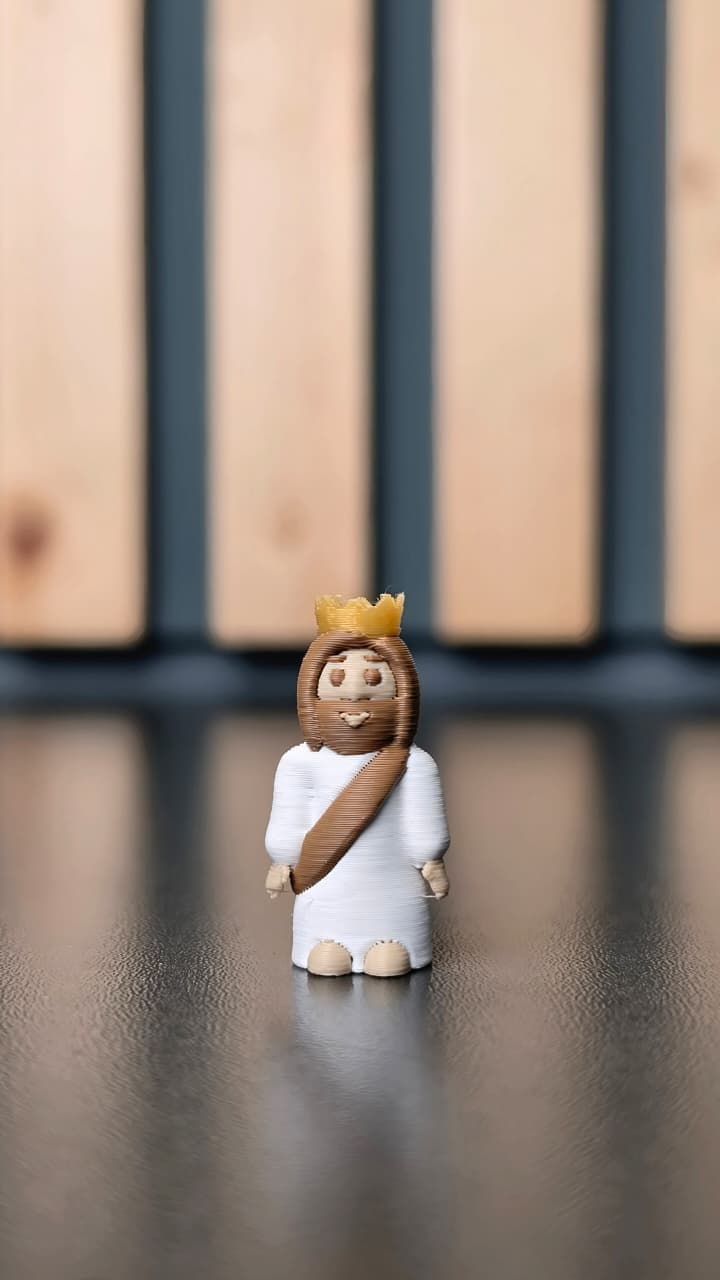 THE KING OF GLORY MINI FIGURINE - 1