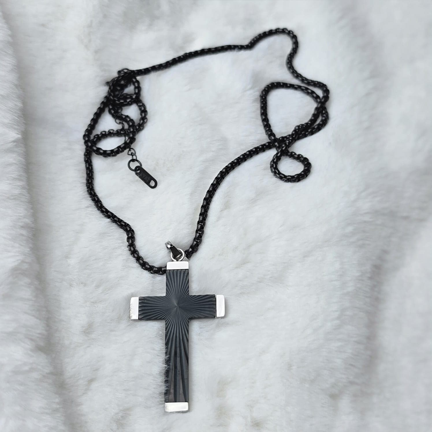 RADIANT CROSS BLACK NECKLACE - 3
