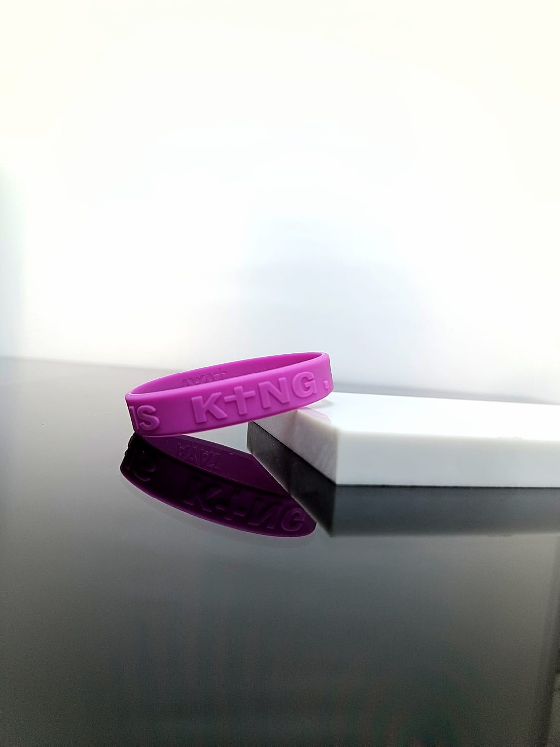 JESUS IS KING SILICONE BRACELET 19CM - 4