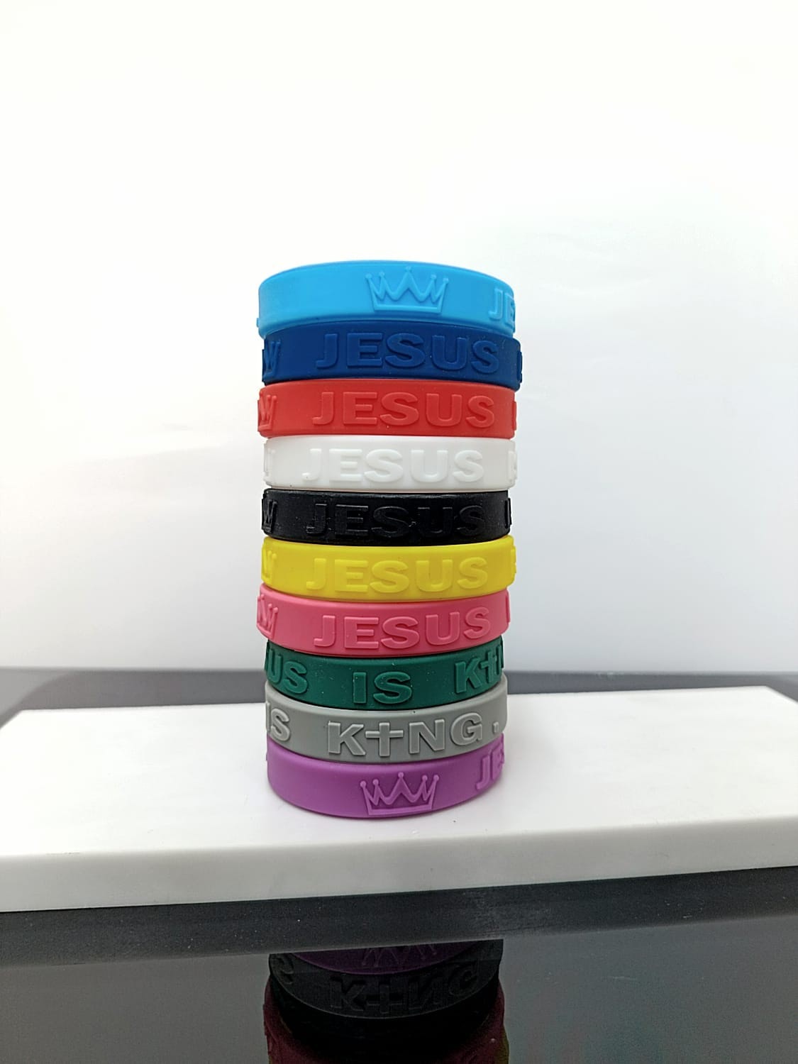 JESUS IS KING SILICONE BRACELET 19CM - 1