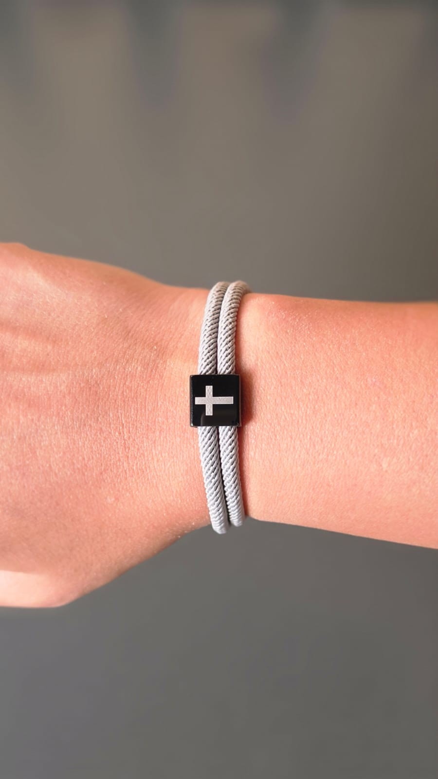 LIGHT GREY CROSS BRAIDED ROPE BRACELET - 2