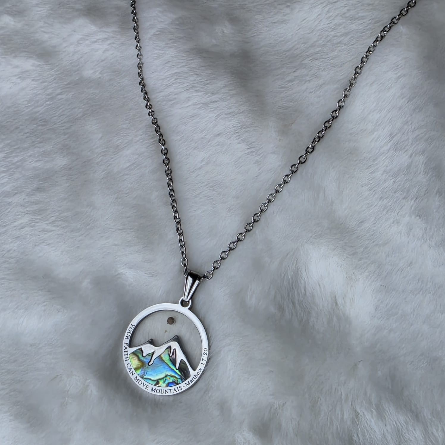 MOUNTAINS NECKLACE